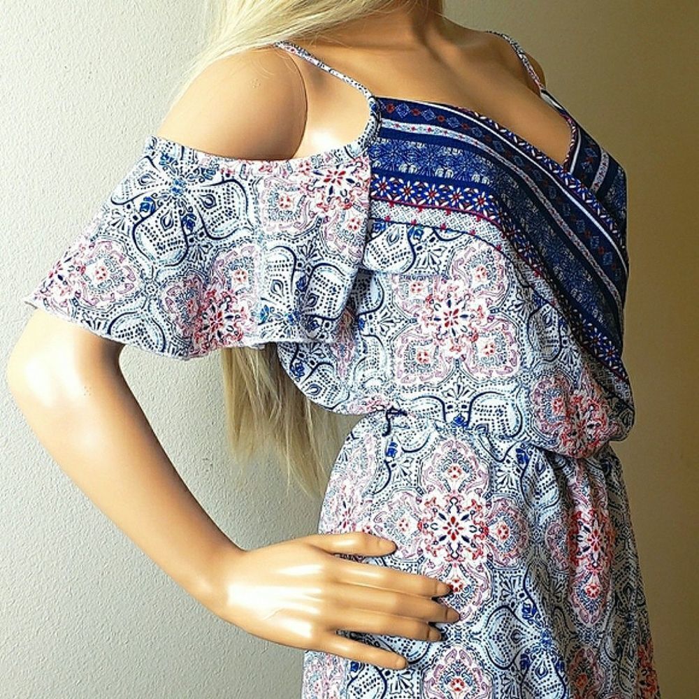 Cold Shoulder Border Print Dress - Picture 8 of 13
